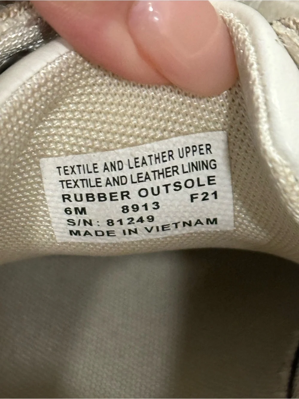 Tory Burch Howell Court Tan Logo Canvas Sneakers 6m comes with extra laces